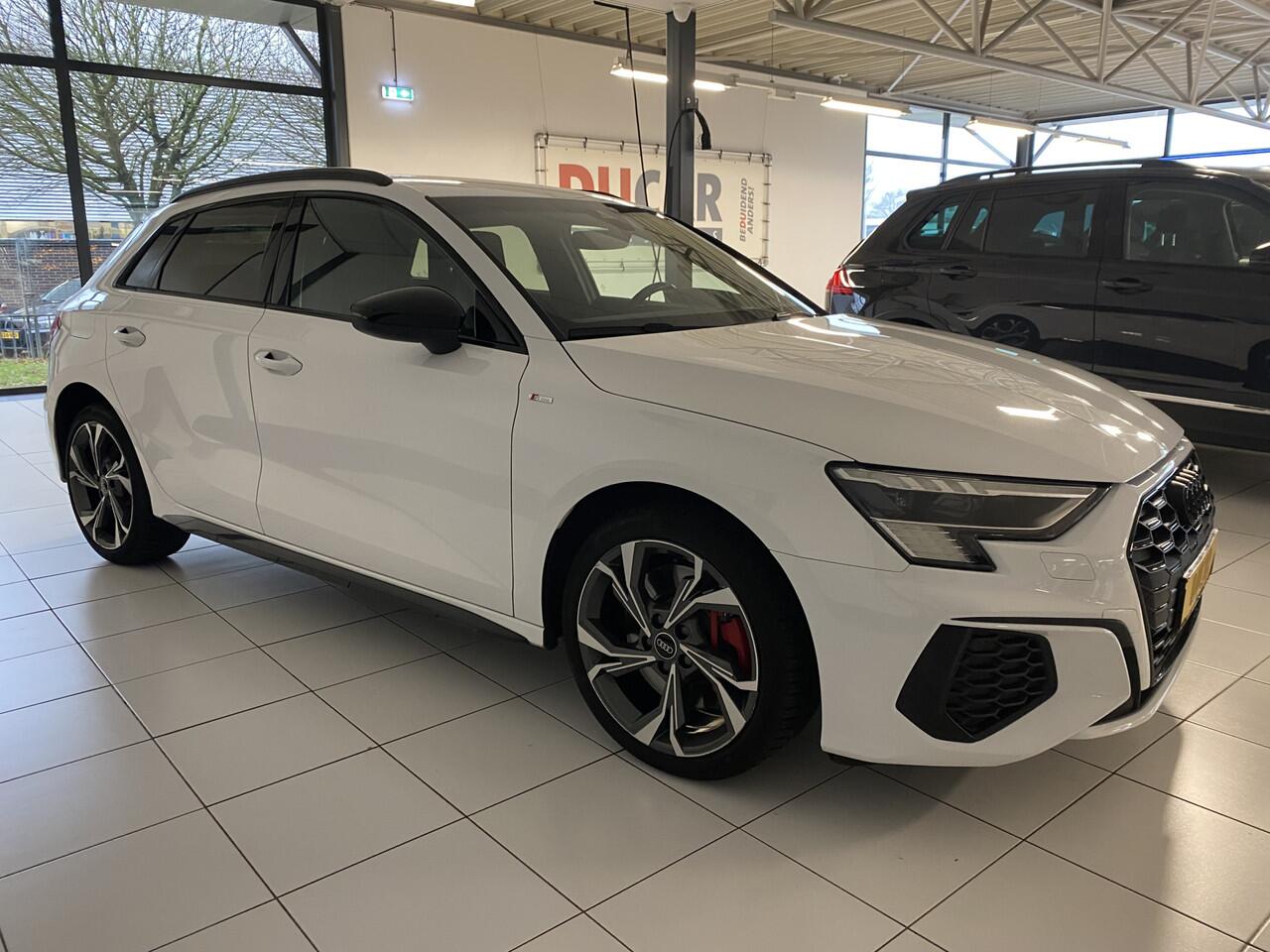 Audi A3 SPORTBACK 45 TFSI e S edition Competition Carplay / Navigatie / Camera