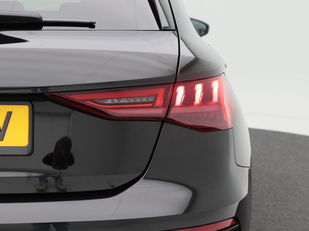 Audi A3 SPORTBACK 30 TFSi 110 Pk Automaat Advanced edition | Panorama Dak | Carplay | Full LED | Cruise Control | Parkeersensoren | Climate Control | Navigatiesysteem | 18 Inch