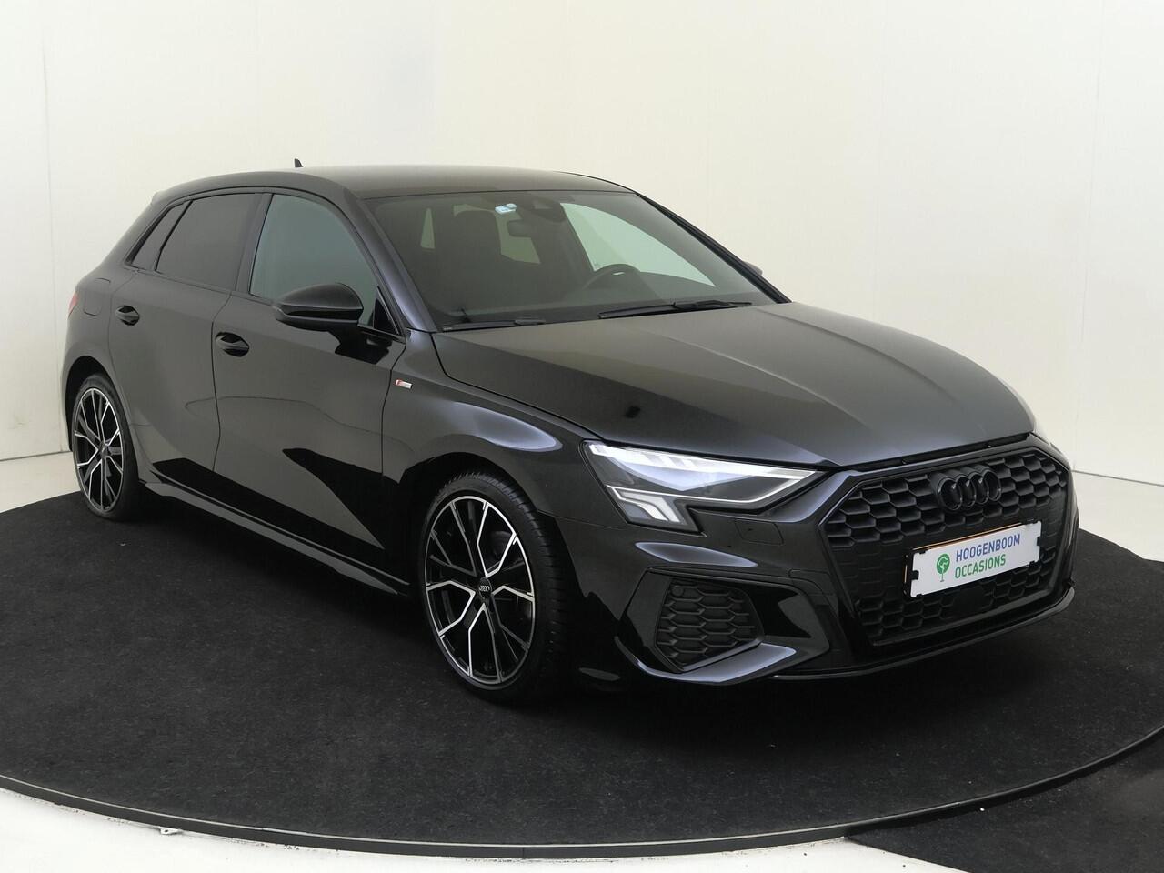 Audi A3 SPORTBACK 35 TFSI S edition | Navigatie Plus | Sfeerverlichting | Optiek zwart Plus | Full LED verlichting | CarPlay | Cruise control |