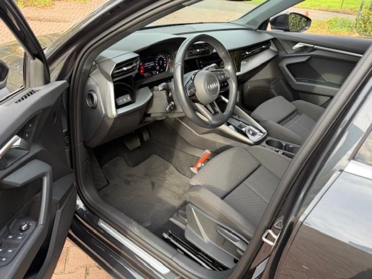 Audi A3 SPORTBACK 30TFSI HEV 110PK S-TRONIC ATTITUDE/LED/ACARPLAY