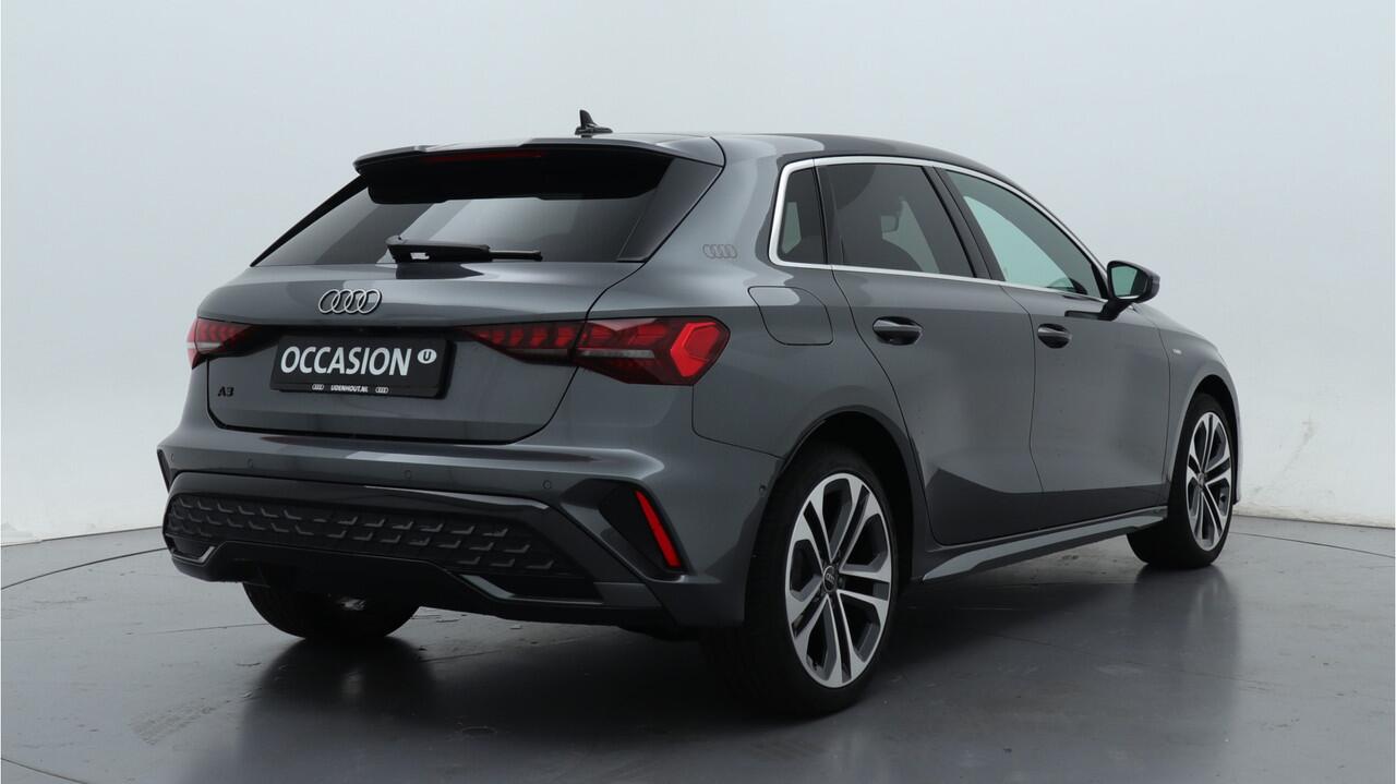 Audi A3 SPORTBACK 40 TFSI e 204pk PHEV S edition | 18" LMV | Camera | Stoelverwarming | Carplay |