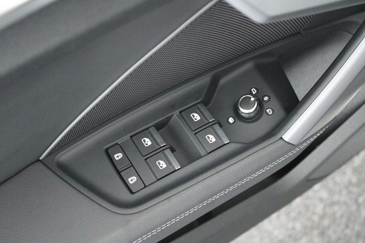 Audi A3 SPORTBACK 30 TFSI 116pk 2x S-Line Facelift Navigatie Virtual Cockpit LED koplampen