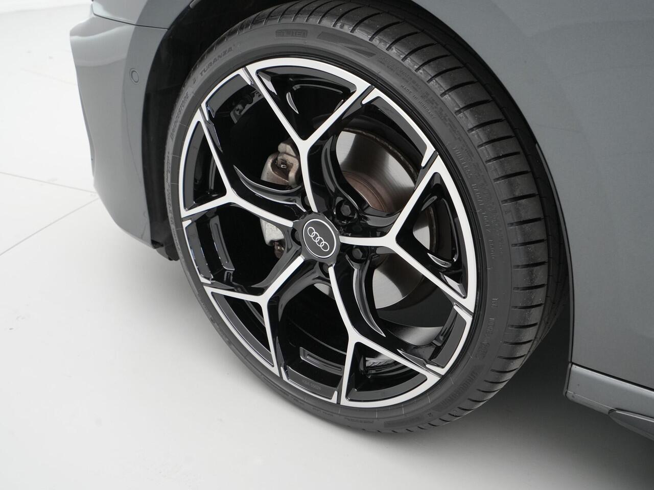 Audi A3 Limousine 30 TFSI 116 pk S Line edition Facelift model, Optiek zwart, LEd, PDC, Climatronic