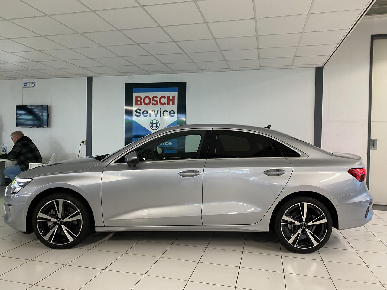 Audi A3 Limousine 35 TFSI Business edition Adaptieve cruise contr. + Parkeerassistent