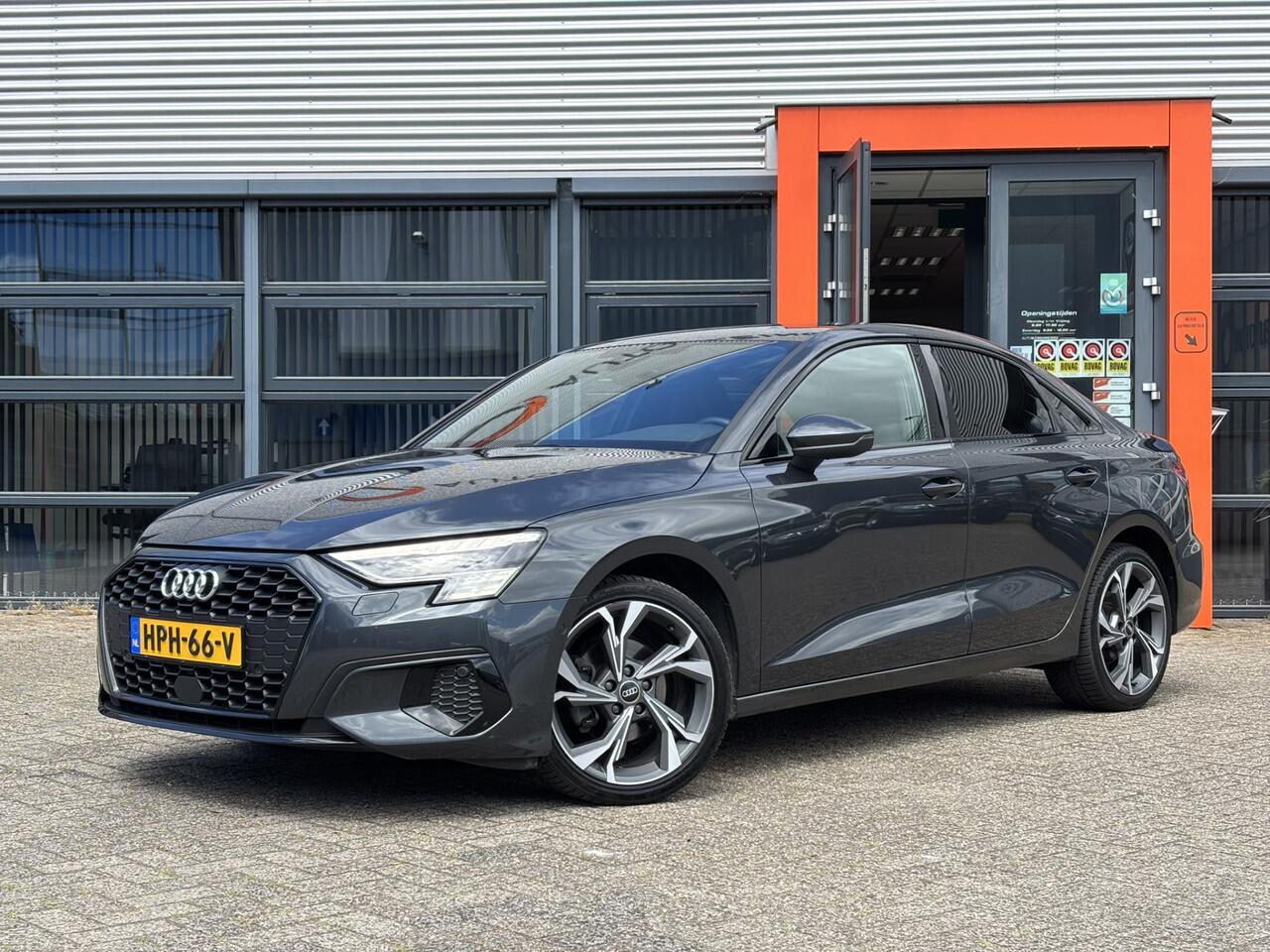 Audi A3 Limousine 35 1.5 TFSI edition one / Nieuwjaarsvoordeel, nu ¤600,- in prijs verlaagd! / Apple Carplay/ Android Auto / BTW / Digital Cockpit / Keyless / Camera / Stoelverwarming /