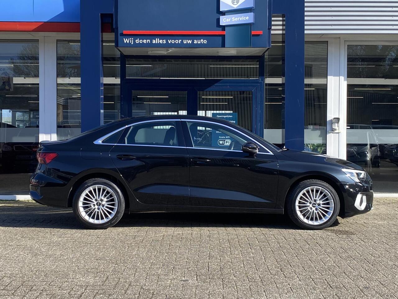 Audi A3 Limousine 30 TFSI Business edition / Nieuw Model / Automaat / NL-Auto / Digitaal Dashoard / LED / DAB / Apple-Carplay&Android-Auto / Adaptieve Cruise-Control / Climate-Control / Draadloze-Telefoonlader / Radio-Bluetooth / Navi / Flippers / ELKTR-Pakket / 