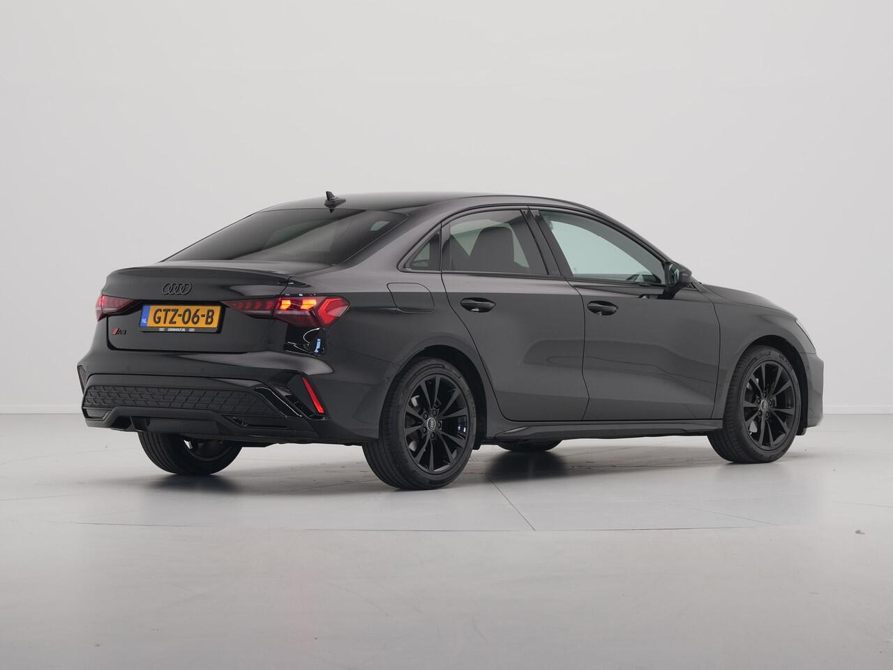 Audi A3 Limousine 30 TFSI 115 pk S-Tronic S-line edition PDC, Clima, Navi, Led