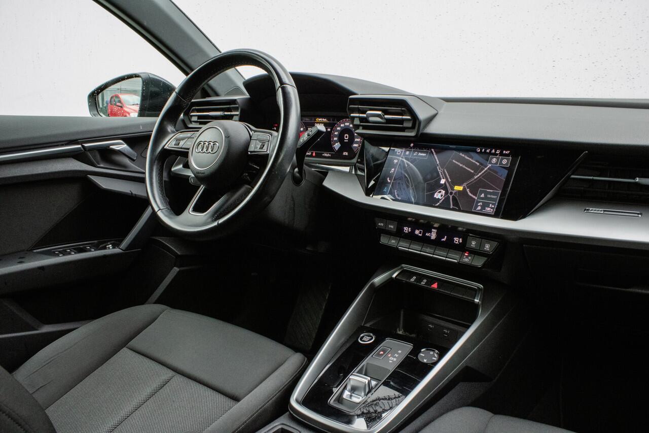 Audi A3 Limousine 30 TFSI Pro Line MMi Navigatie/ Climate control/ Cruise control/ Pdc/ Lmv/ Ambient light/ Full led/ Carplay