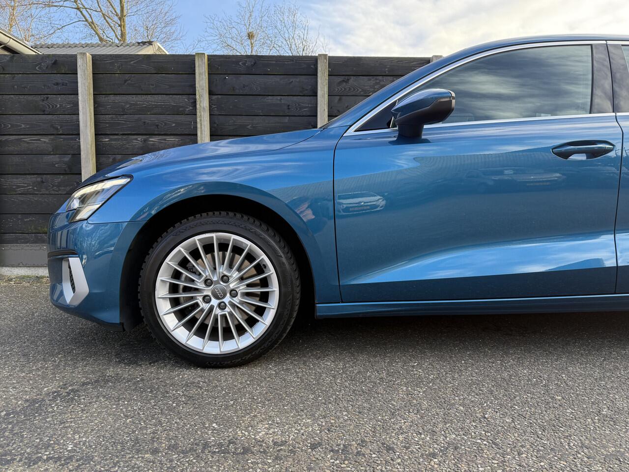 Audi A3 Limousine 35 TFSI Business edition nieuw model!