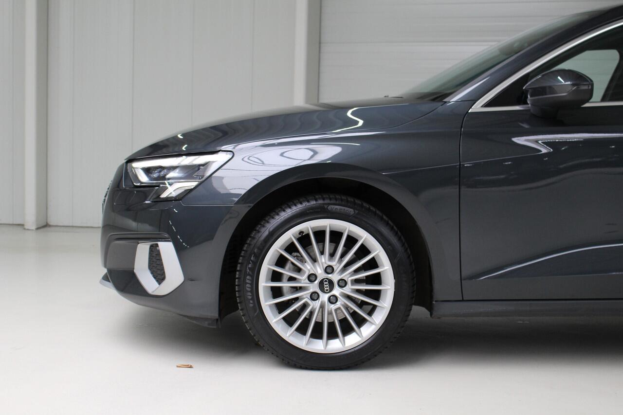 Audi A3 Limousine 30 TFSI Advanced edition Navigatie | Cruise Control | 17" Velgen | PDC Achter
