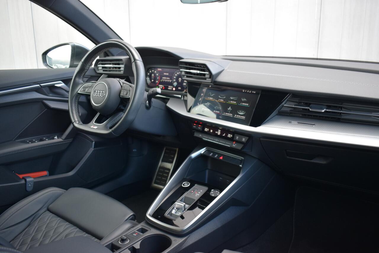 Audi A3 Limousine 35 TFSi Automaat S-Line LED | Carplay | Zwart Leder | Schaalstoelen | 2x S-Line | B&O | Keyless | Sportstoelen