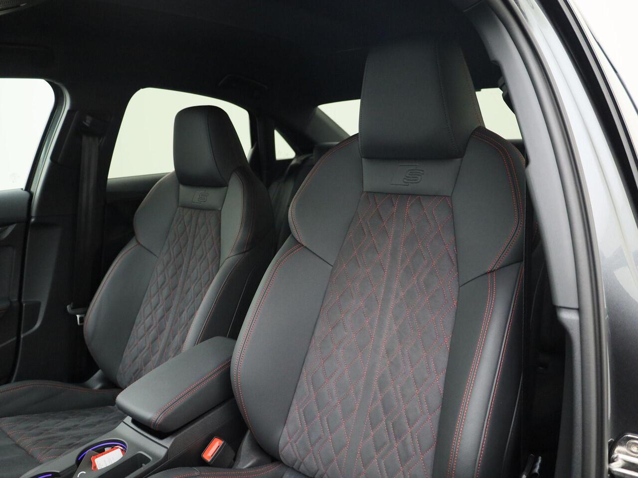 Audi A3 Limousine 35 TFSI/150pk S-tronic S Line · Apple/Android Car Play · SONOS · Camera · ACC · Stoelverwarming · Drive select · Trekhaak · Garantie tot 05-03-2030 of 100000km.