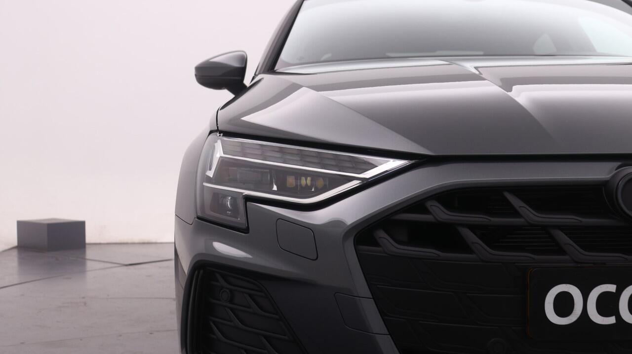 Audi A3 Limousine 30 TFSI S Edition | PDC V+A | Camera | Zwart optiek | Audi Sound | Privacy glas | |