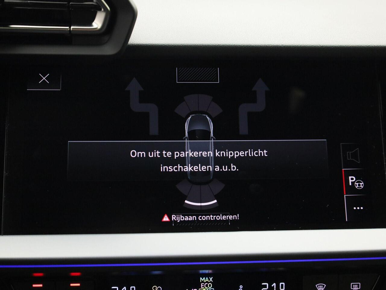 Audi A3 Limousine 35 TFSI/150pk S-tronic S Line · Apple/Android Car Play · SONOS · Camera · ACC · Stoelverwarming · Drive select · Trekhaak · Garantie tot 05-03-2030 of 100000km.