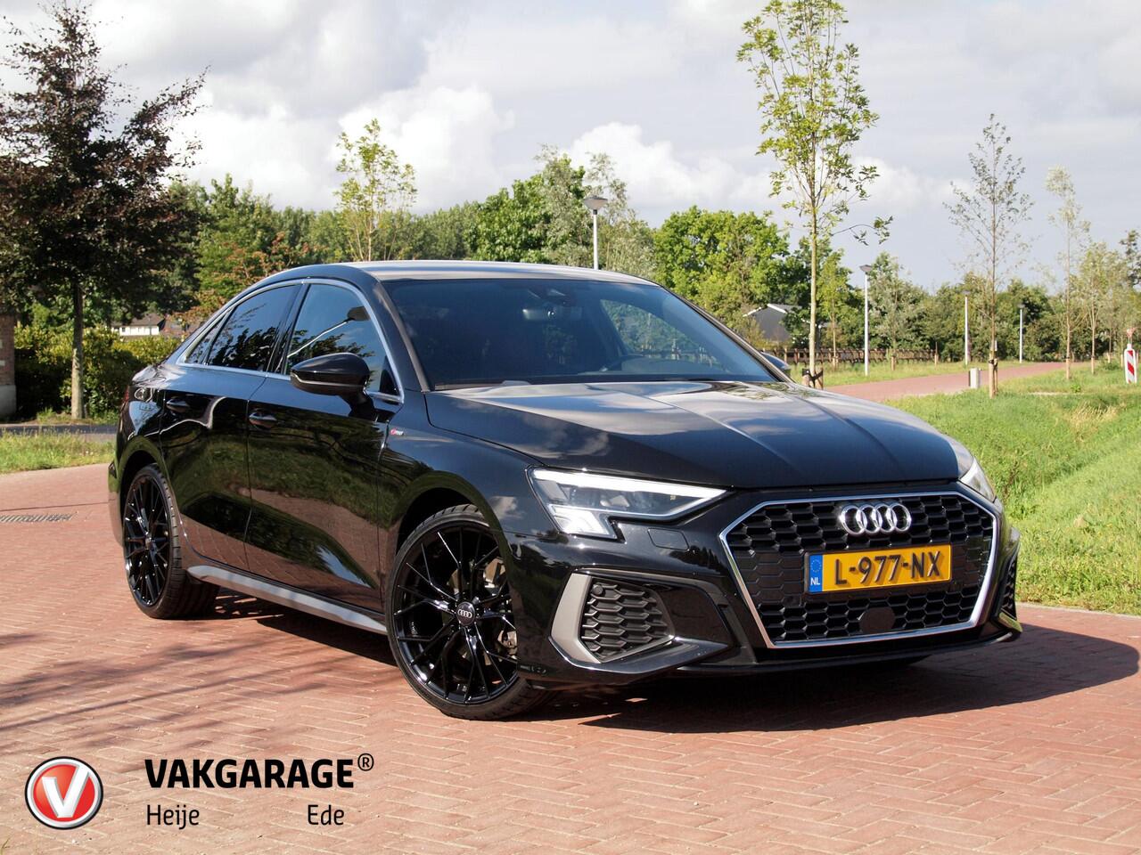 Audi A3 Limousine 35 TFSI S edition Dubbele S-line | Apple Carplay | Nederlandse Auto | Trekhaak |