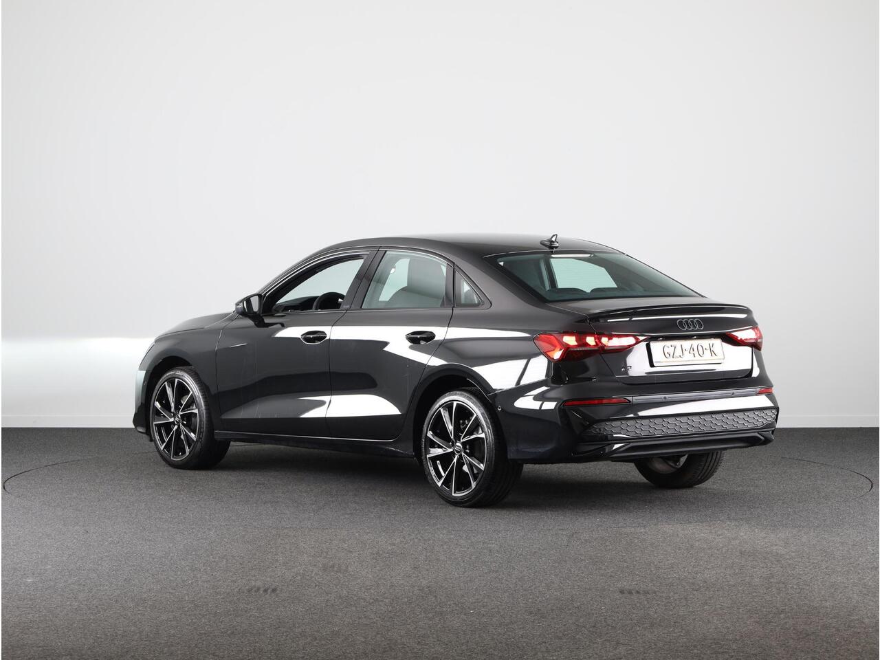 Audi A3 Limousine 30 TFSI Advanced edition 116pk | Sportstoelen | 18 inch Lichtmetalen velgen | Navigatie | Led koplampen | Apple Carplay / Android Auto