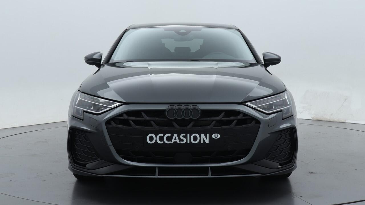 Audi A3 Limousine 30 TFSI S Edition | PDC V+A | Camera | Zwart optiek | Audi Sound | Privacy glas | |