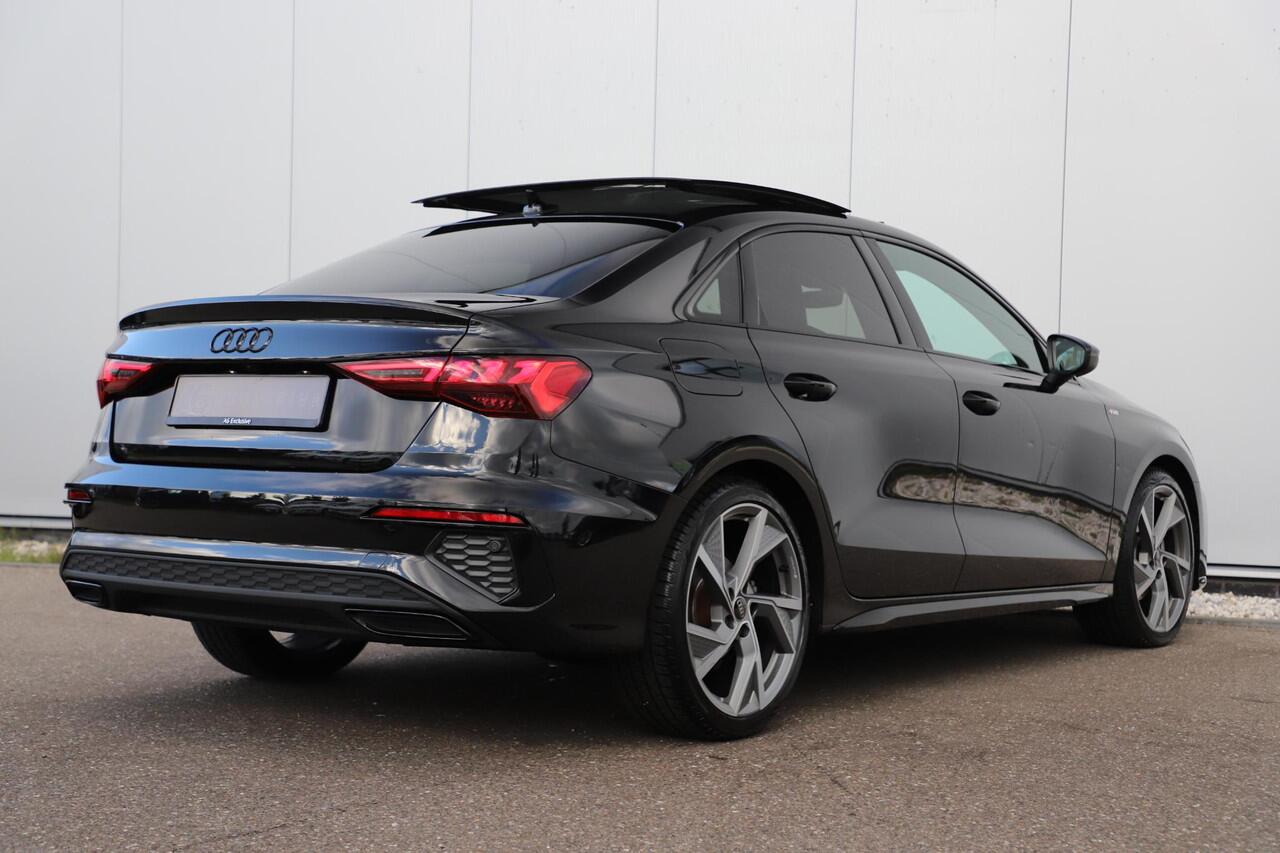 Audi A3 Limousine 35 TFSI S edition 150PK Automaat Panoramadak Virtual 19 inch LMV LED Matrix B&O Audio Black Optic RS Sportstoelen Stoelverwarming Achteruitrijcamera