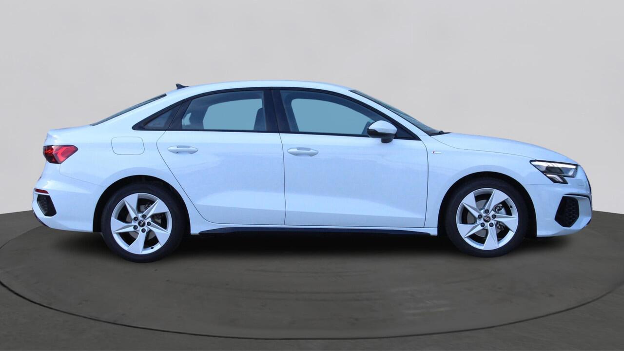 Audi A3 Limousine 30 TFSI 110pk S Edition S-tronic / Navigatie / Apple Carplay / LED