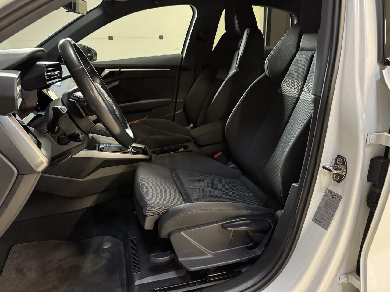 Audi A3 Limousine 35 TFSI 150PK Business Edition Automaat | Nieuw model | Afn. trekhaak | Virtual | Full LED