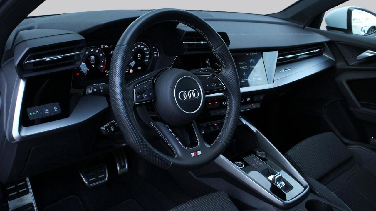 Audi A3 Limousine 30 TFSI 110pk S Edition S-tronic / Navigatie / Apple Carplay / LED
