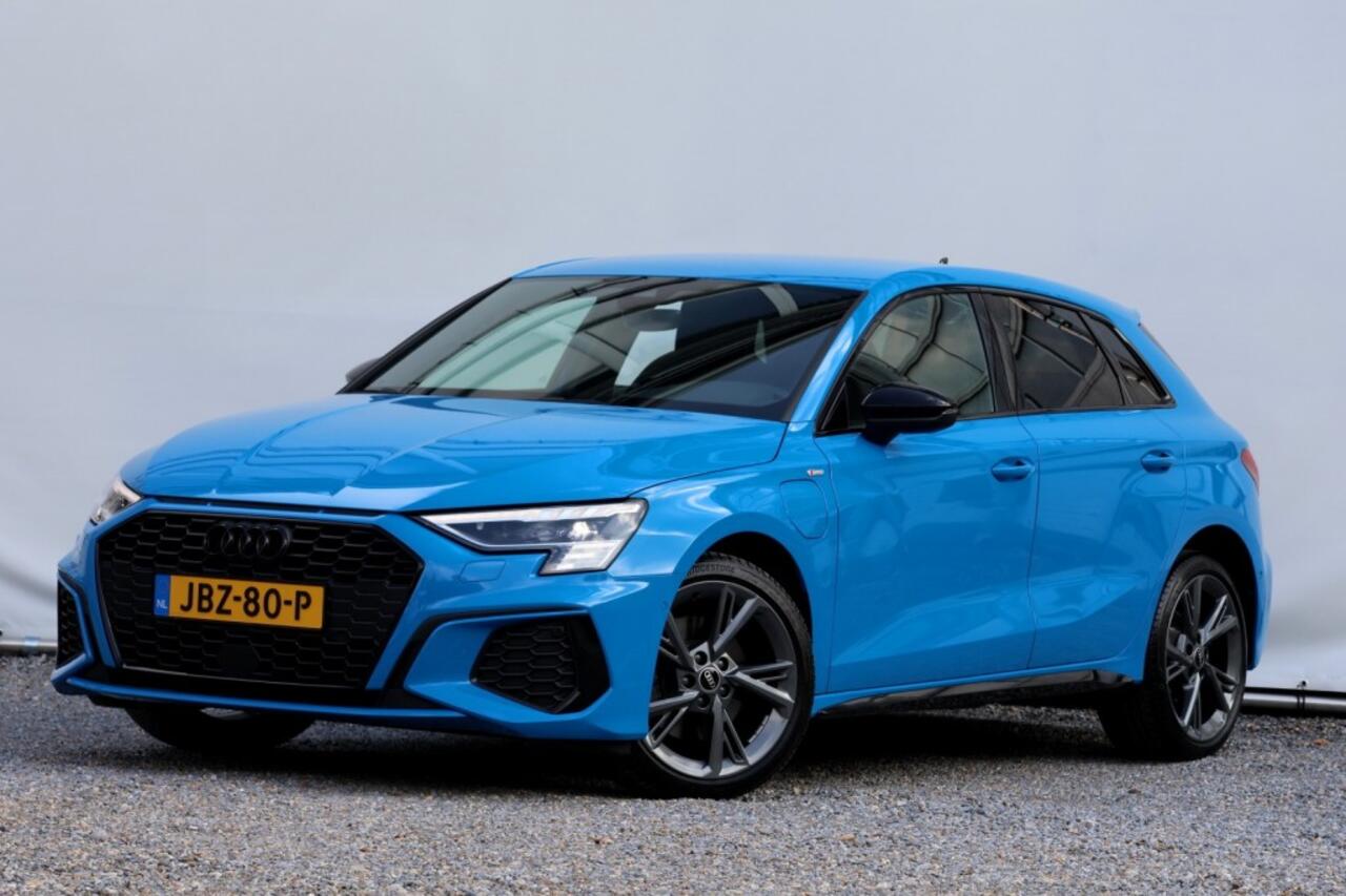 Audi A3 Sportback 40 TFSIe S-Line - 204 pk **Bang Olufsen / Keyless / Camera