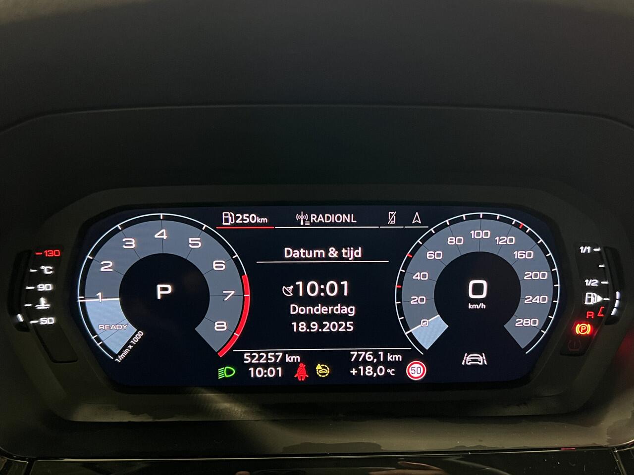 Audi A3 Limousine 30 TFSI Advanced edition | Navigatie/Android/Apple Carplay | LM Velgen 17" | PDC Achter | Cruise Control | Airco |