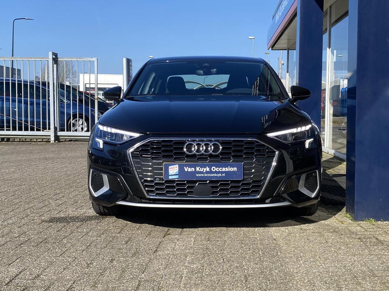 Audi A3 Limousine 30 TFSI Business edition / Nieuw Model / Automaat / NL-Auto / Digitaal Dashoard / LED / DAB / Apple-Carplay&Android-Auto / Adaptieve Cruise-Control / Climate-Control / Draadloze-Telefoonlader / Radio-Bluetooth / Navi / Flippers / ELKTR-Pakket / 