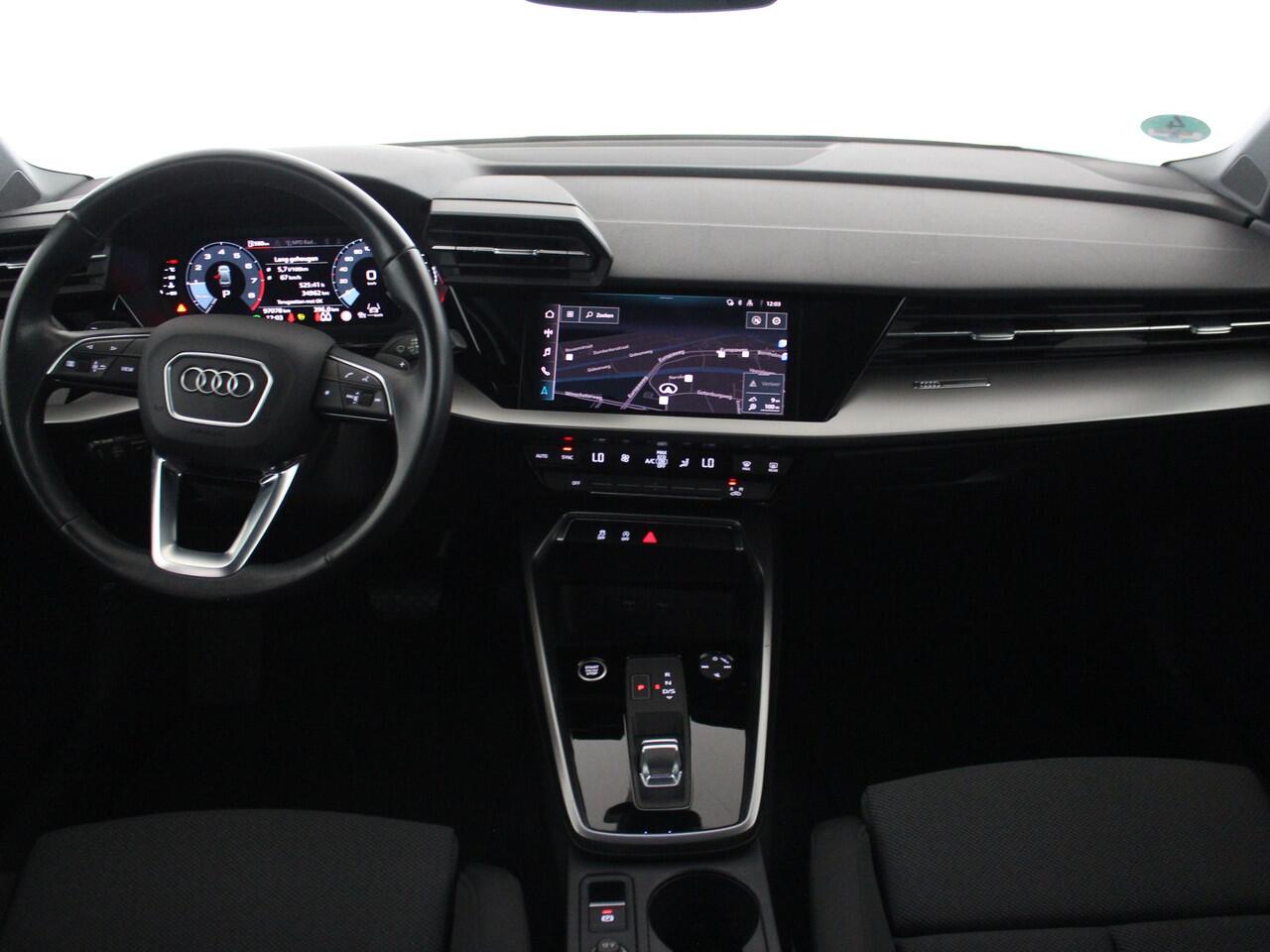 Audi A3 Limousine 35 TFSI Business edition | S Tronic | ACC | Trekhaak | Adaptive drive assist |*