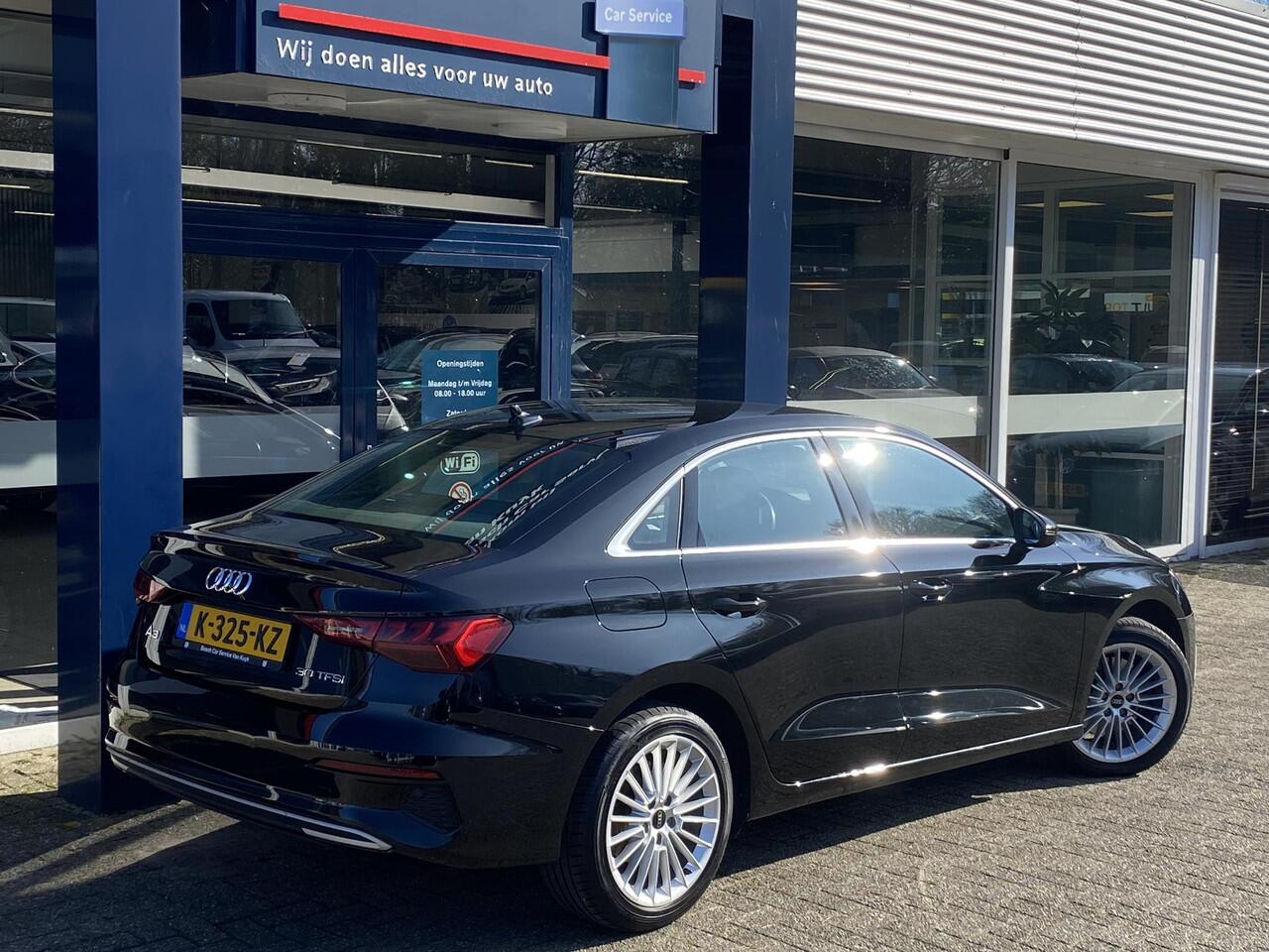 Audi A3 Limousine 30 TFSI Business edition / Nieuw Model / Automaat / NL-Auto / Digitaal Dashoard / LED / DAB / Apple-Carplay&Android-Auto / Adaptieve Cruise-Control / Climate-Control / Draadloze-Telefoonlader / Radio-Bluetooth / Navi / Flippers / ELKTR-Pakket / 