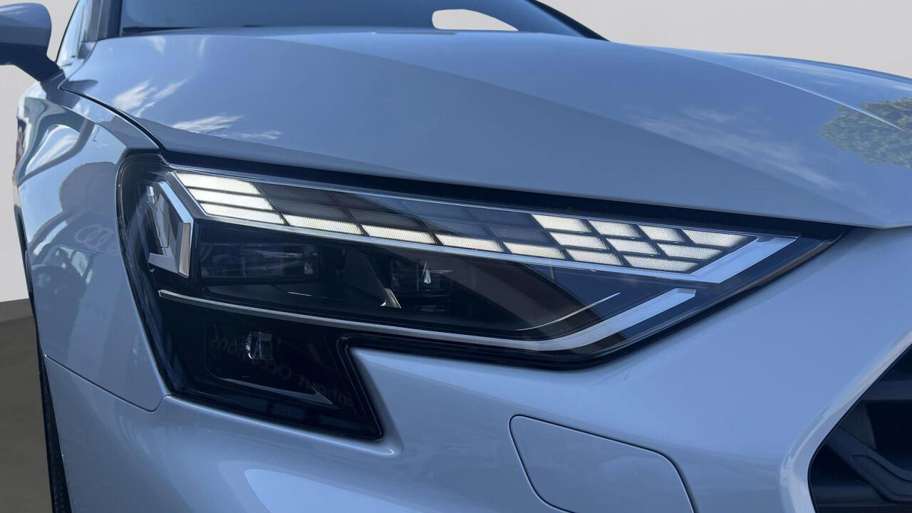 Audi A3 Limousine 30 TFSI 116PK S edition / Parking Plus / Comfort Plus / Privacy glas