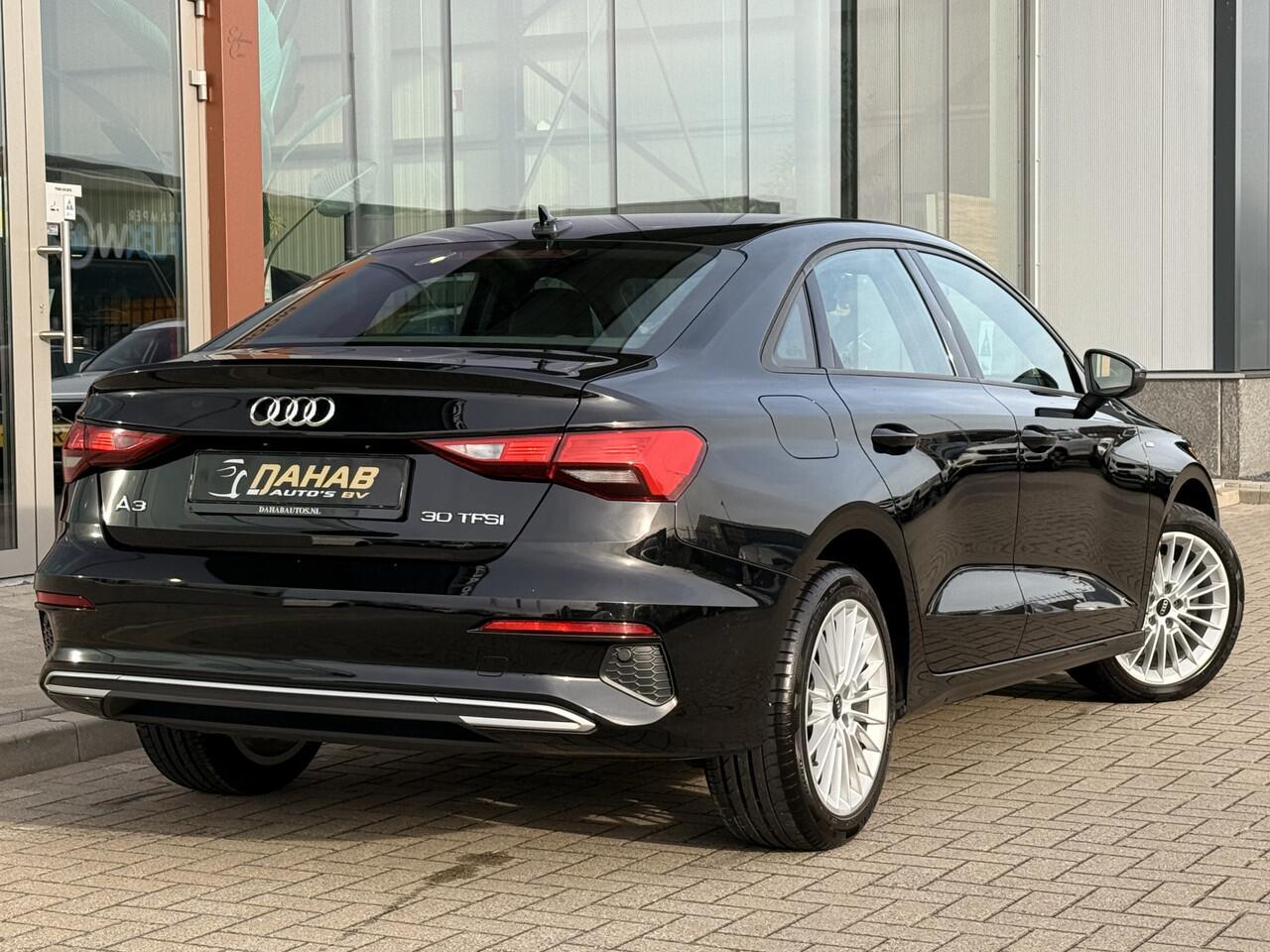 Audi A3 Limousine 30 TFSI Advanced edition | Navi | ACC | Stoelverwarming | Apple Carplay | DAB |