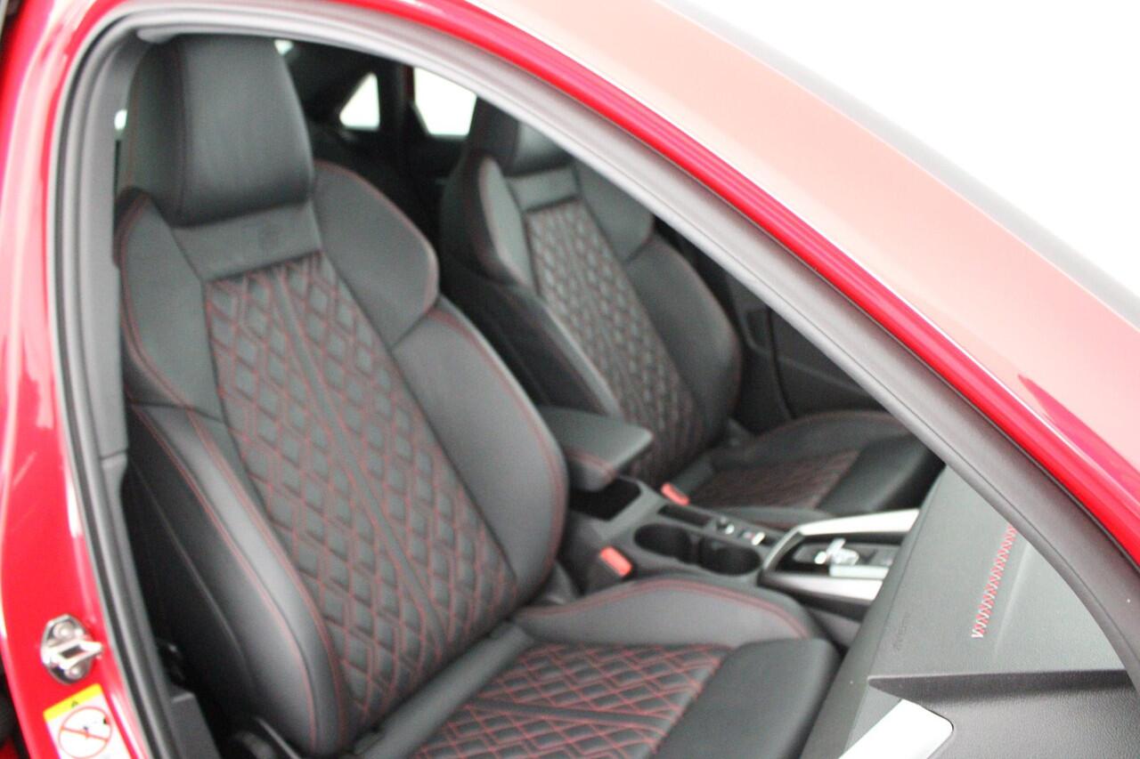 Audi A3 Limousine 30 TFSI 110pk S-Tronic 2x S-Line Leder ACC B&O HUD Stoelverwarming Virtual Cockpit Navigatie