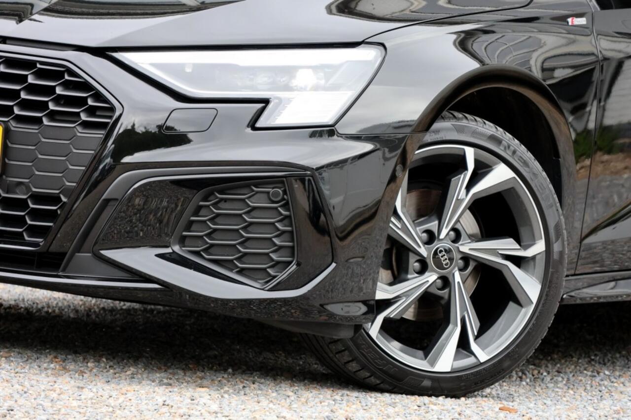 Audi A3 Sportback 35 TFSI S Edition - 150 pk **Camera / Full Led