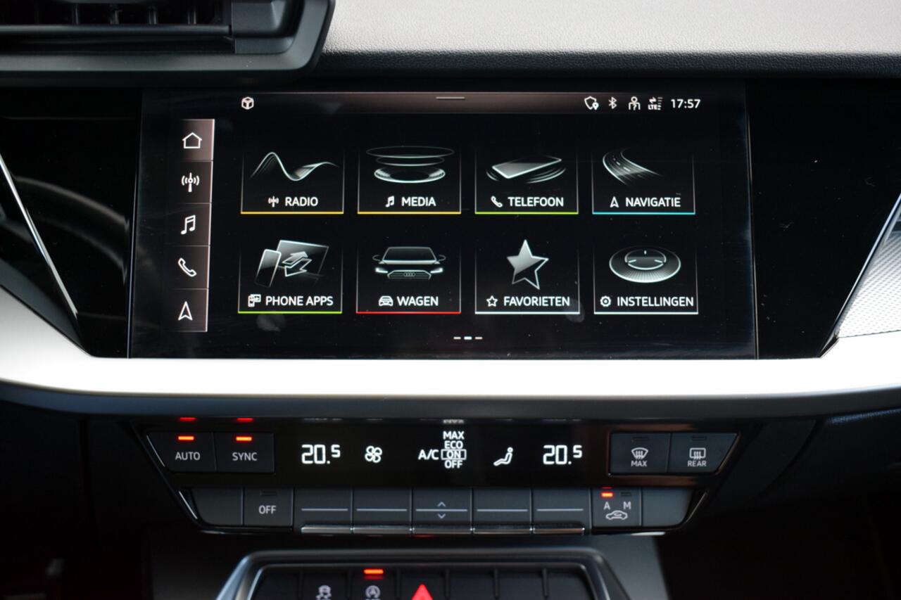 Audi A3 Limousine 35 TFSi Automaat S-Line LED | Carplay | Zwart Leder | Schaalstoelen | 2x S-Line | B&O | Keyless | Sportstoelen