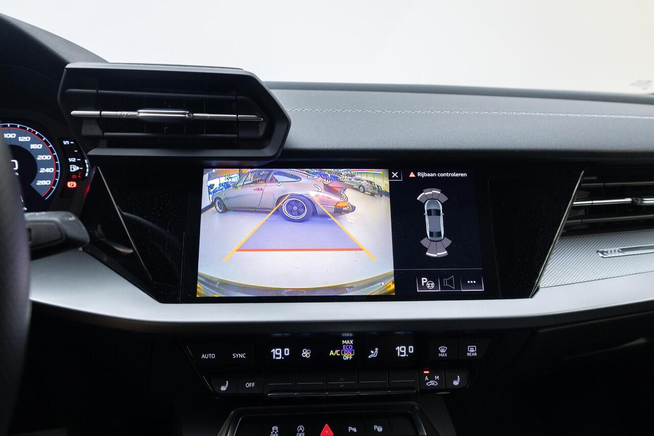 Audi A3 Limousine 35 TFSI S edition | Panoramadak | Optiek Zwart | 18 Inch |