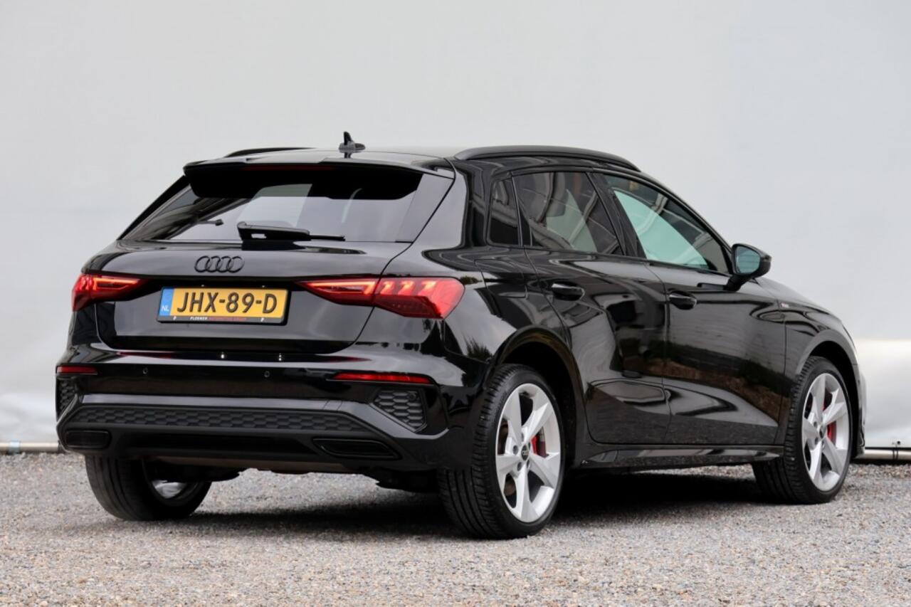 Audi A3 Sportback 45 TFSIe S-Line - 245 pk **Full Led / Park assist / El achterklep