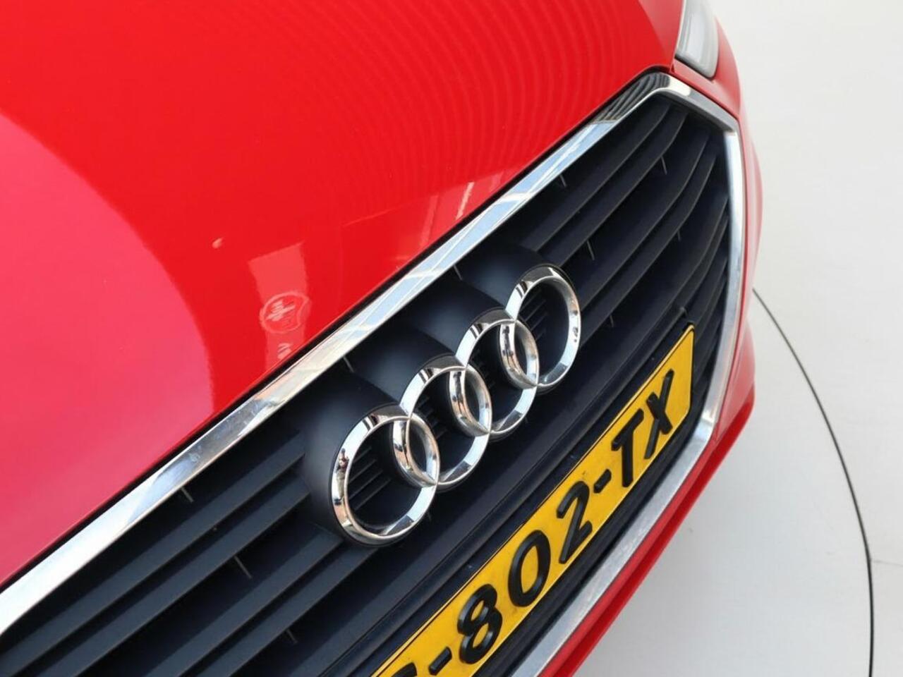 Audi A3 Limousine 35 TFSI Business edition | Clima | Cruise | Multimedia/Navi | PDC + Camera |