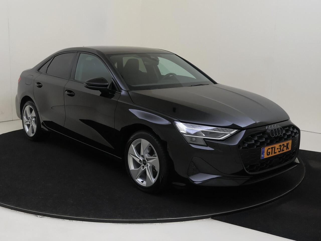 Audi A3 Limousine 35 TFSI Advanced edition | Parkeerassistent | Audi virtual cockpit plus | Cruise control | CarPlay | Navigatie Plus | Parkeersensoren | Dynamische knipperlichten |