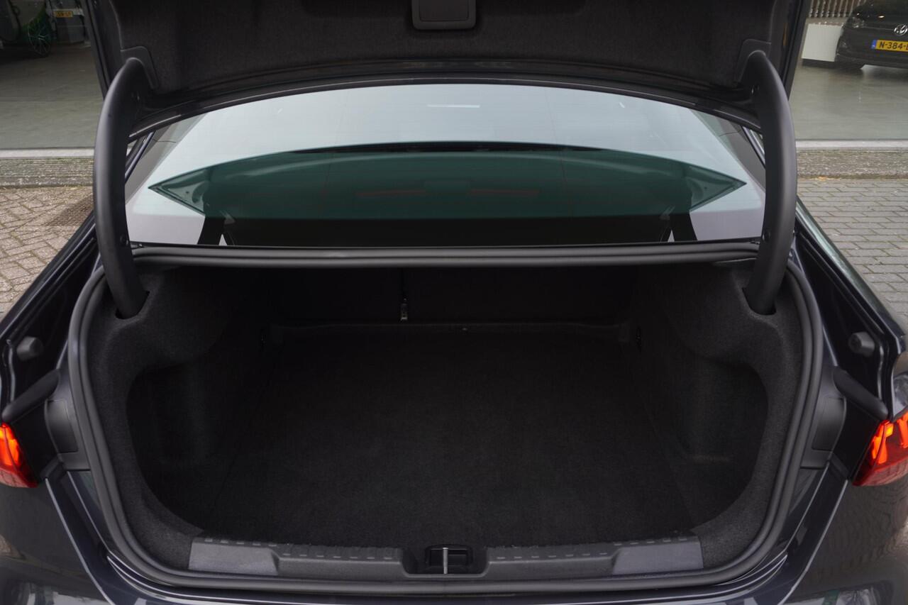 Audi A3 Limousine 30 TFSI Advanced edition | CARPLAY | CRUISE CTRL | SPORTSTOELEN | NAVI | VIRTUAL COCKPIT