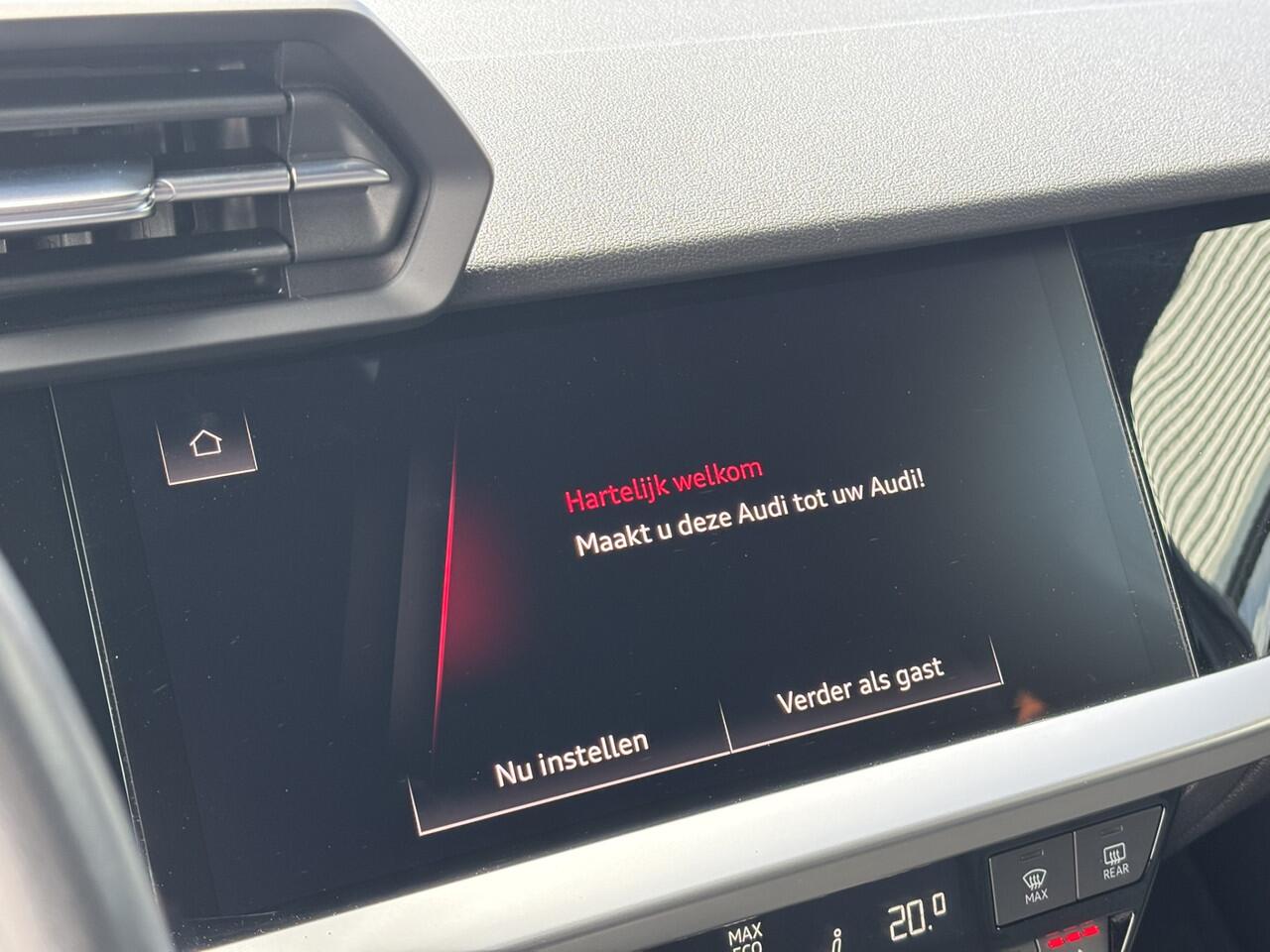 Audi A3 Limousine 35 1.5 TFSI edition one / Apple Carplay/ Android Auto / BTW / Digital Cockpit / Keyless / Camera / Stoelverwarming /