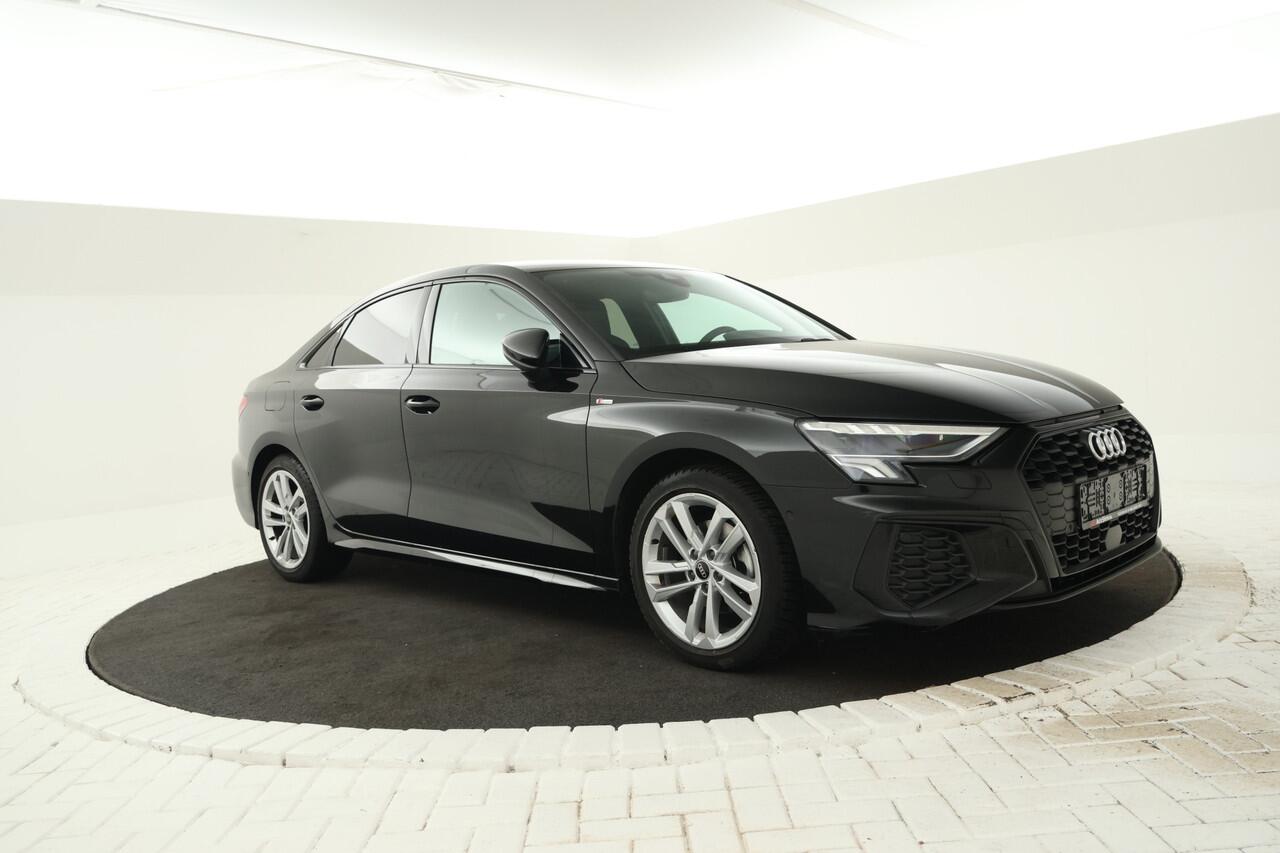 Audi A3 Limousine 30 TFSI S edition S-Line, Volleder, Digital Dash, BOM VOL!!