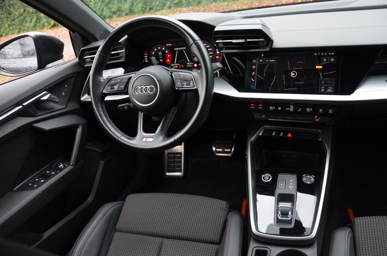 Audi A3 Limousine 35 TFSI S Line edition Automaat/Ecc/Pdc/Virtual-Dashbord/Navi/Adaptive Cr-Controle/18-Inch Lmv/Led