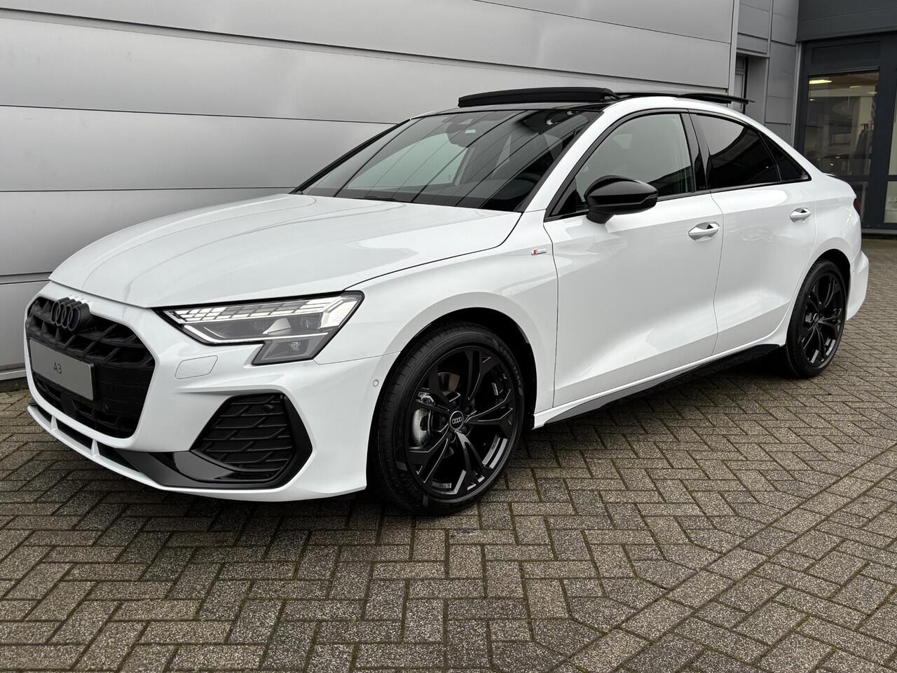 Audi A3 Limousine S edition 30 TFSI 85 kW / 116 PK Limousine 7 versn S tronic 7 | 18" lm Velgen | Elektrisch glazen panorama-dak | Assistentie Pakket |