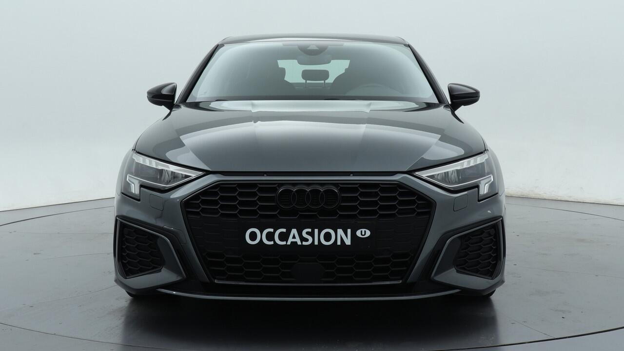 Audi A3 Limousine 30 TFSI S edition | Zwart optiek | LMV | PDC | Navigatie | Carplay |