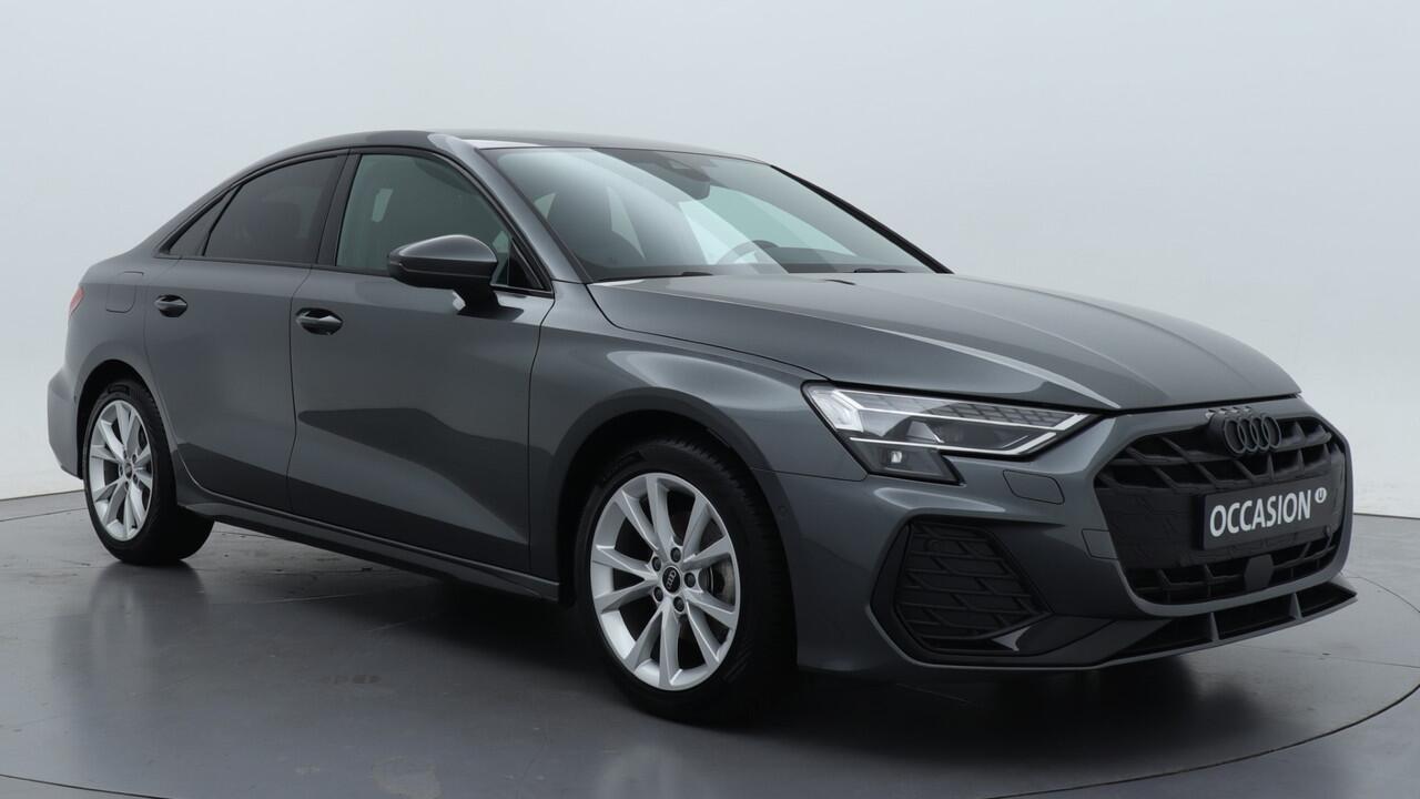 Audi A3 Limousine 30 TFSI S Edition | PDC V+A | Camera | Zwart optiek | Audi Sound | Privacy glas | |