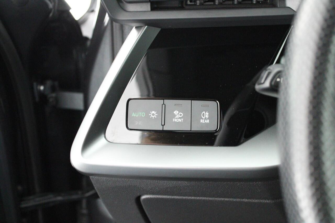 Audi A3 Limousine 35 TFSI 150pk S-Tronic 2x S-Line Navigatie Stoelverwarming