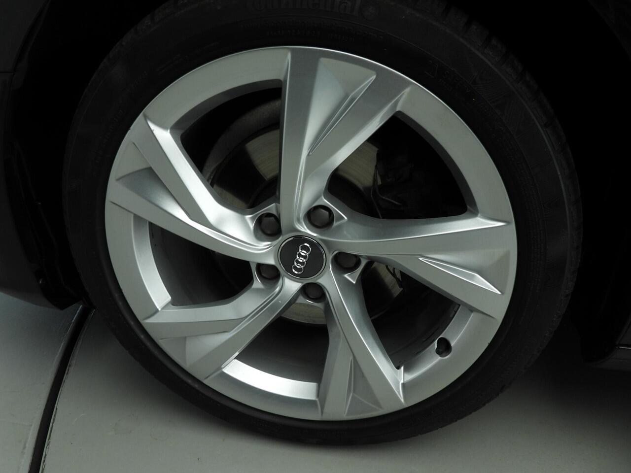 Audi A4 Avant 40 TFSI 190 PK MHEV Sport S line edition | Trekhaak elek. | Navi | LED