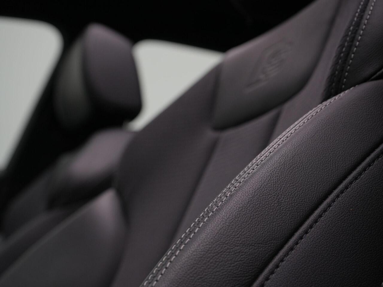 Audi A4 Avant 35 TFSI 150 pk S-tronic S edition | Panoramadak | Trekhaak | Geheugen-/massagestoel | Leder/alcantara | Navigatie