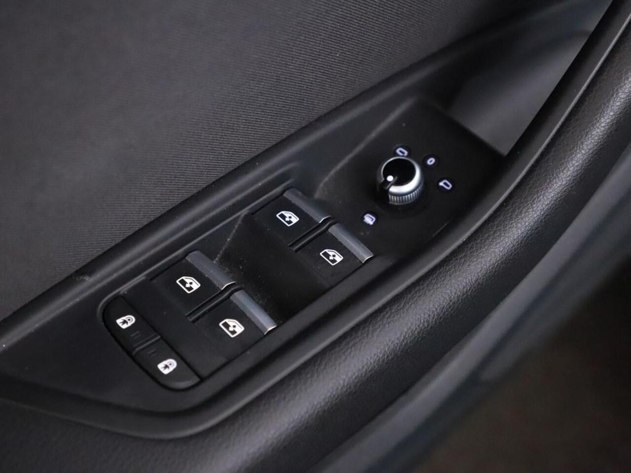 Audi A4 Limousine 40 TFSI Advanced Edition